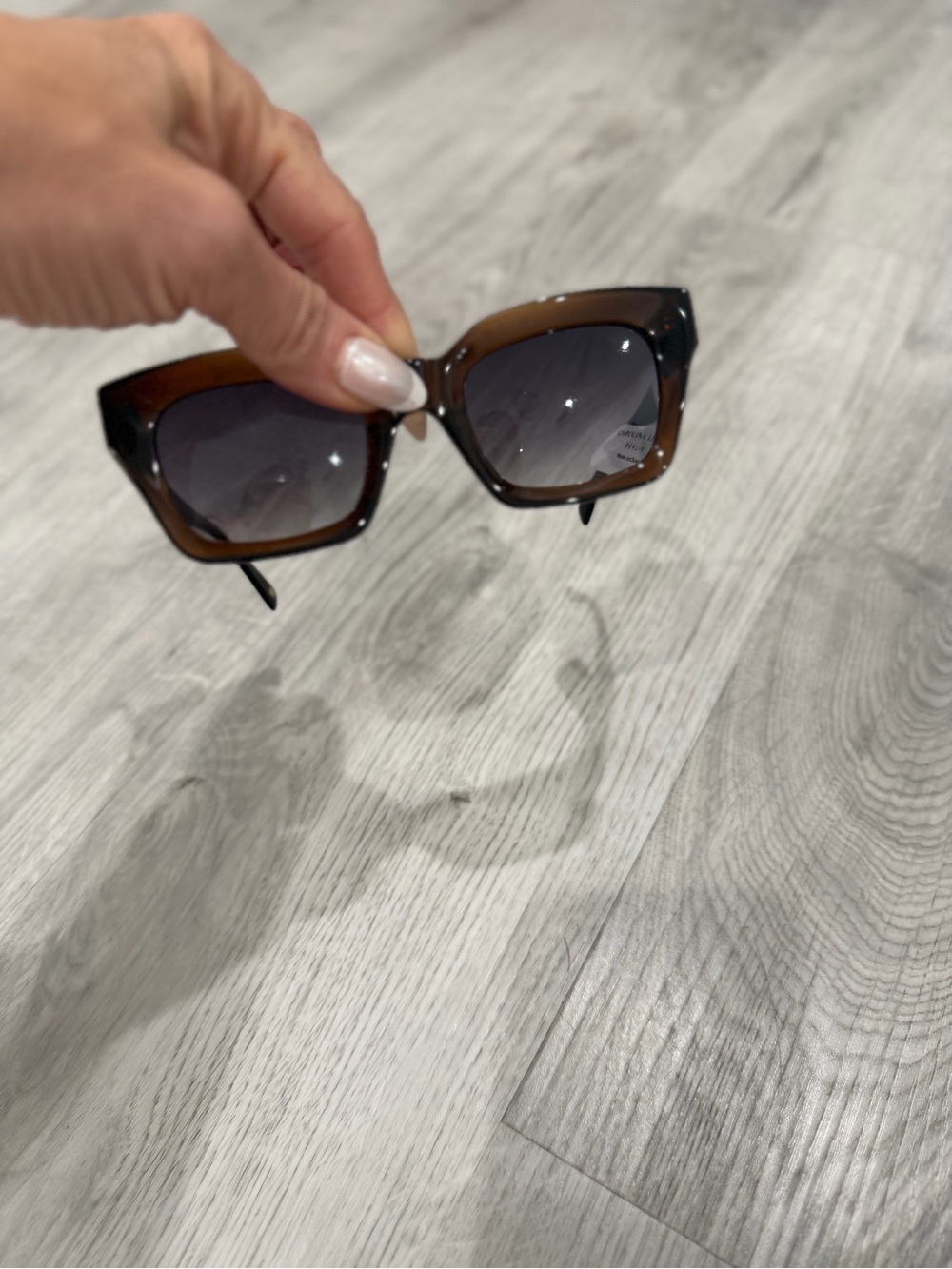 Classic Cat-Eye Sunglasses in Brown Gradient